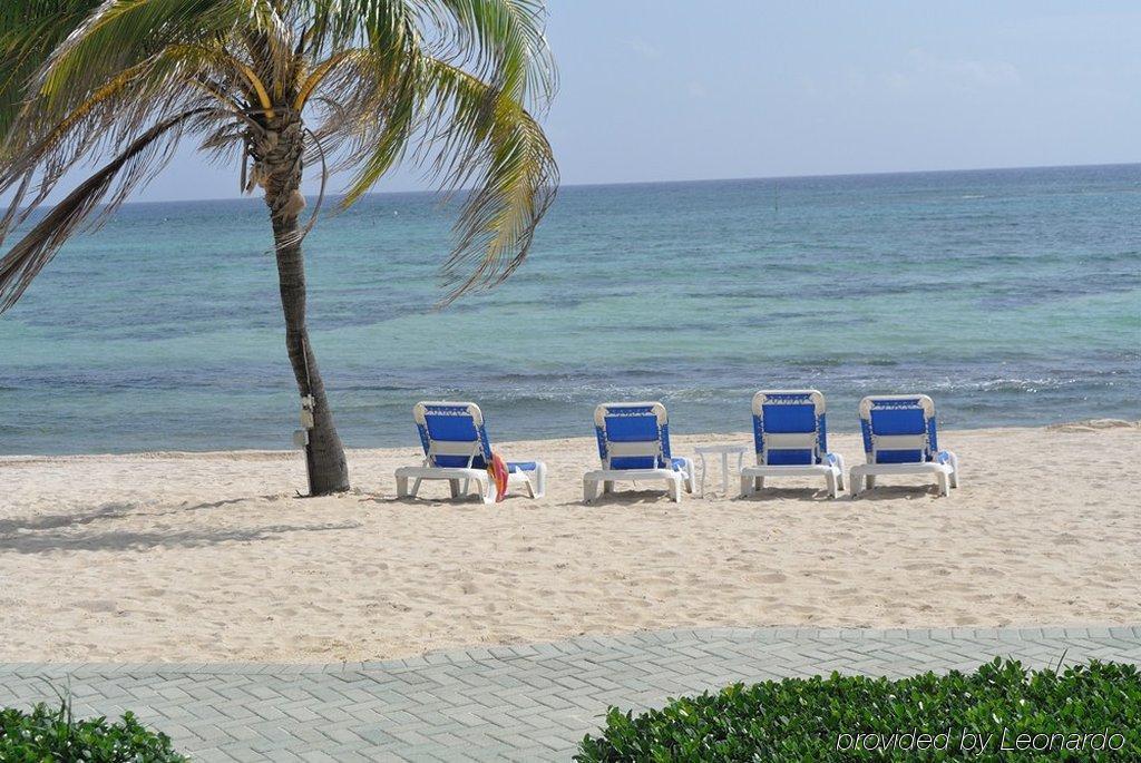 Castaways Cayman Beach Resort North Side Exterior photo