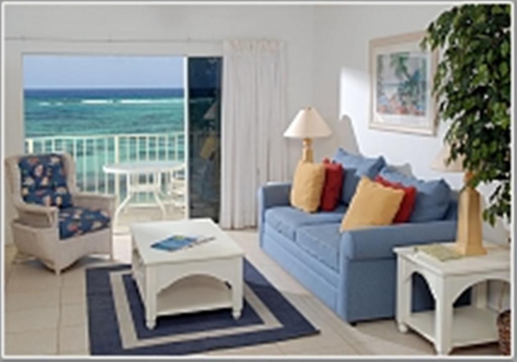 Castaways Cayman Beach Resort North Side Room photo